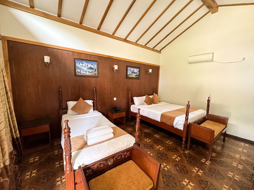 Lake View Resort Private Hut 2