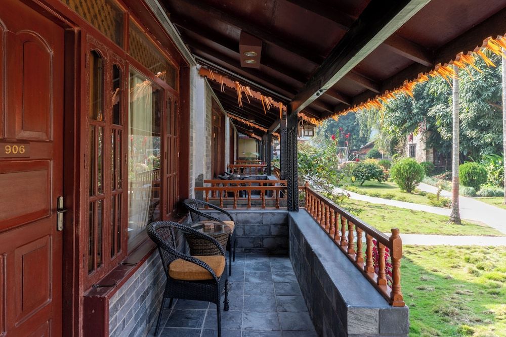 Lake View Resort Private Hut 9