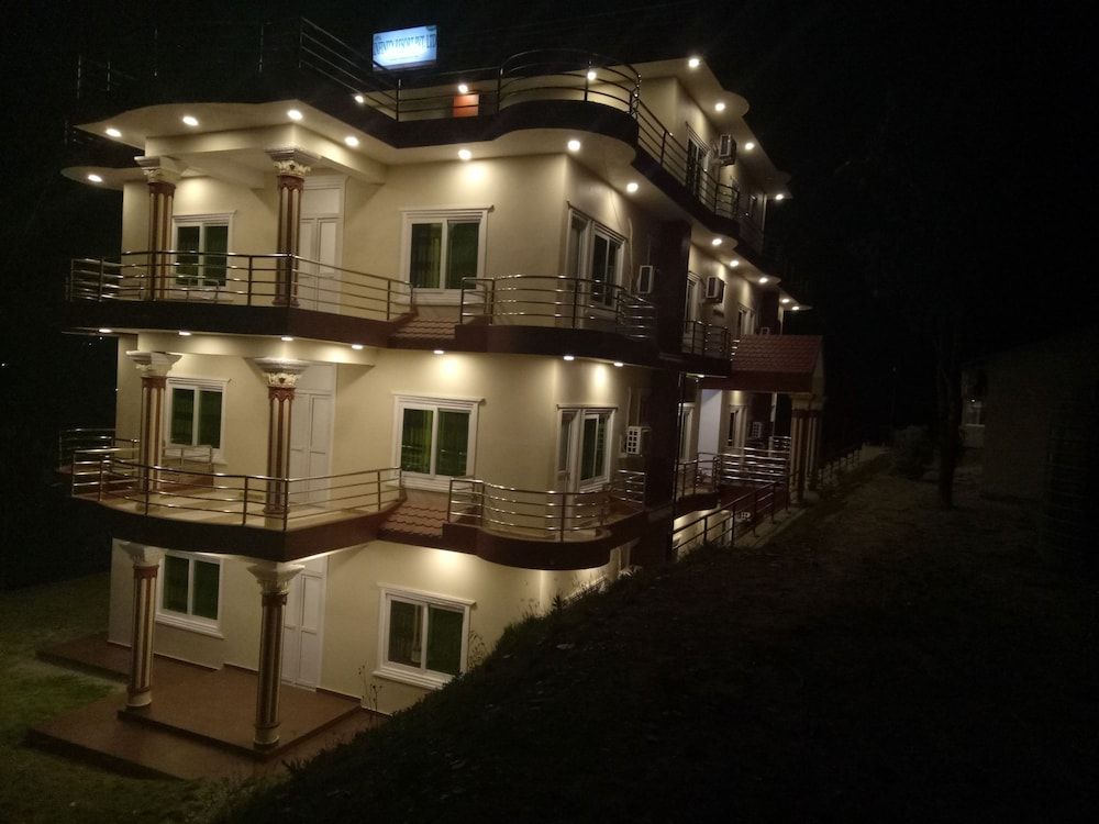 undefined Infinity Resort 8