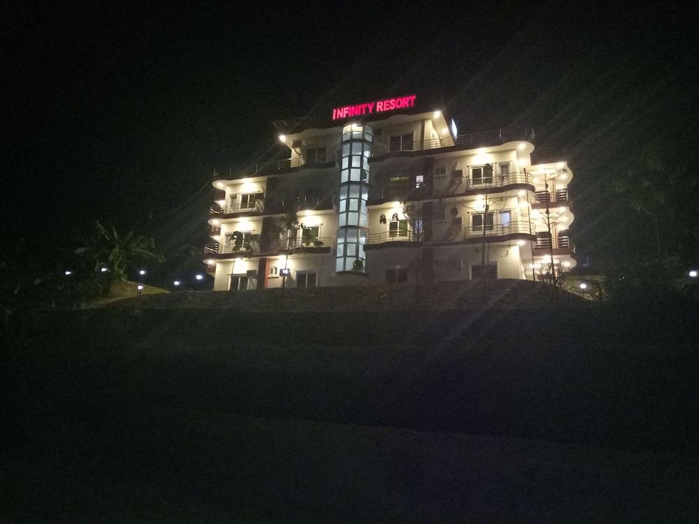 undefined Infinity Resort 3