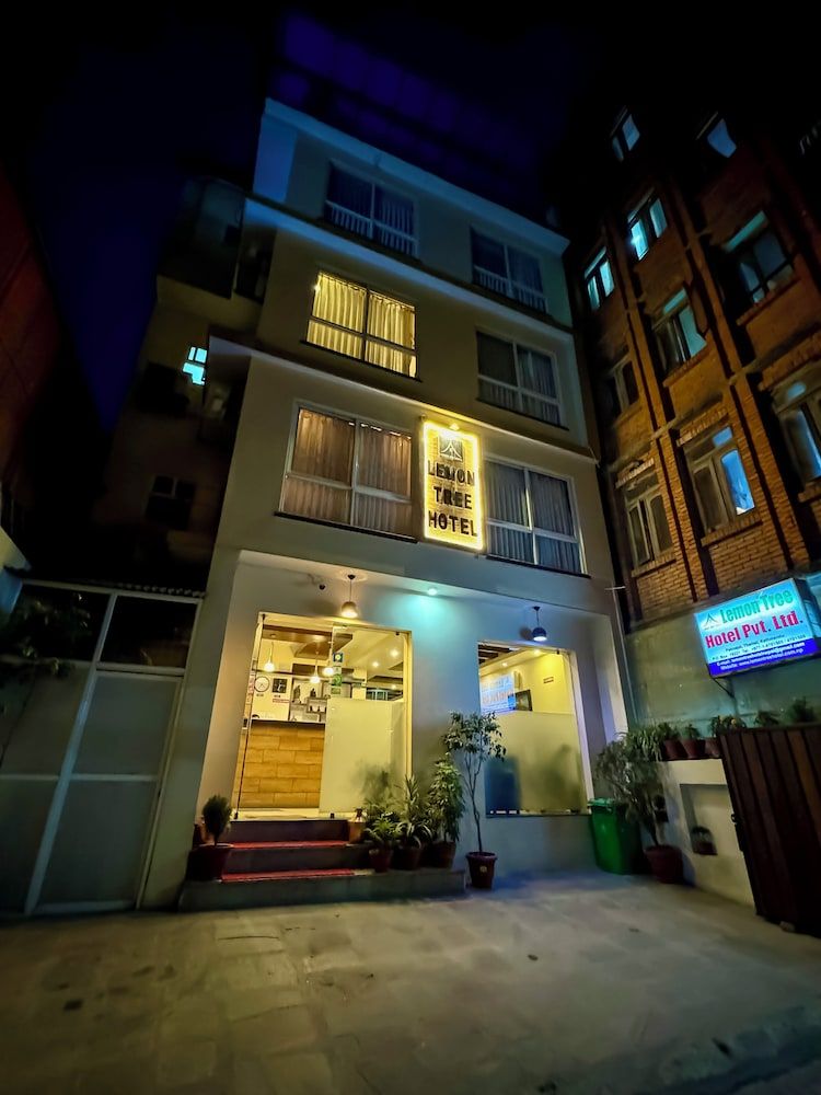 undefined Lemon Tree Hotel