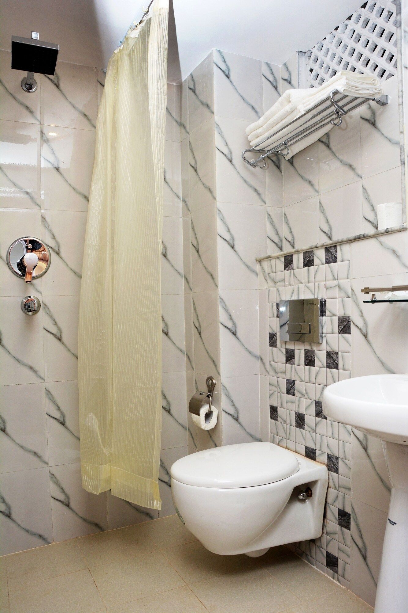 undefined Lemon Tree Hotel 9