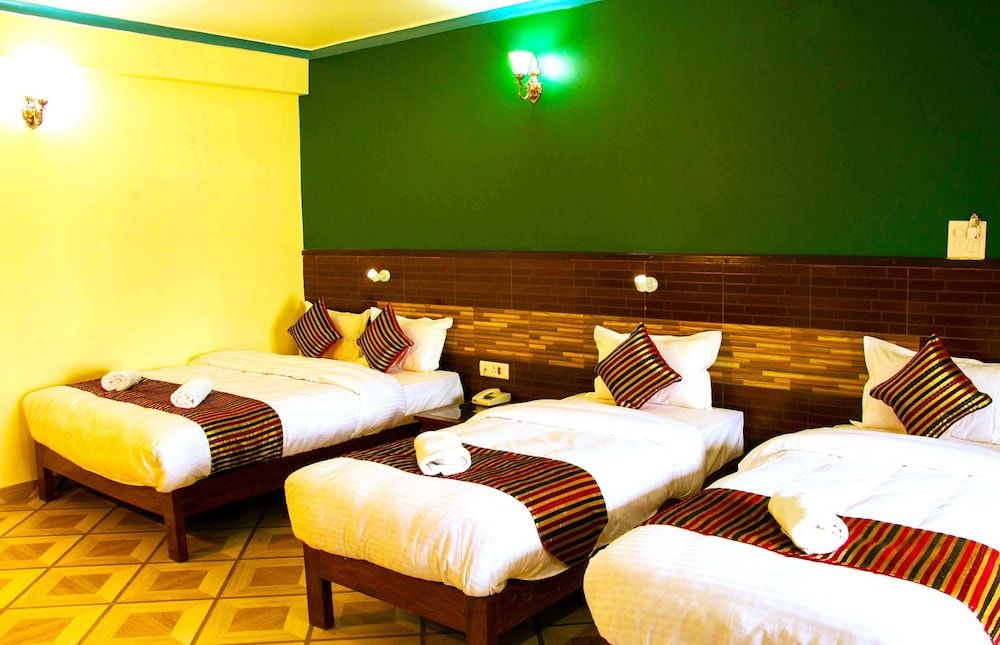 Hotel Adam Family Room 4