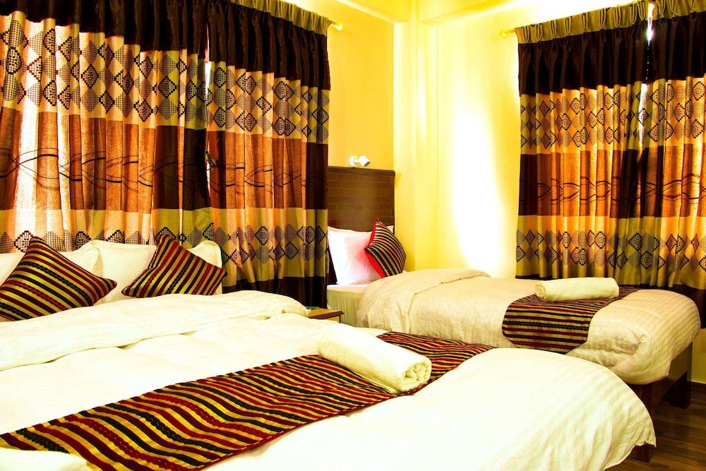 Hotel Adam Family Room 6