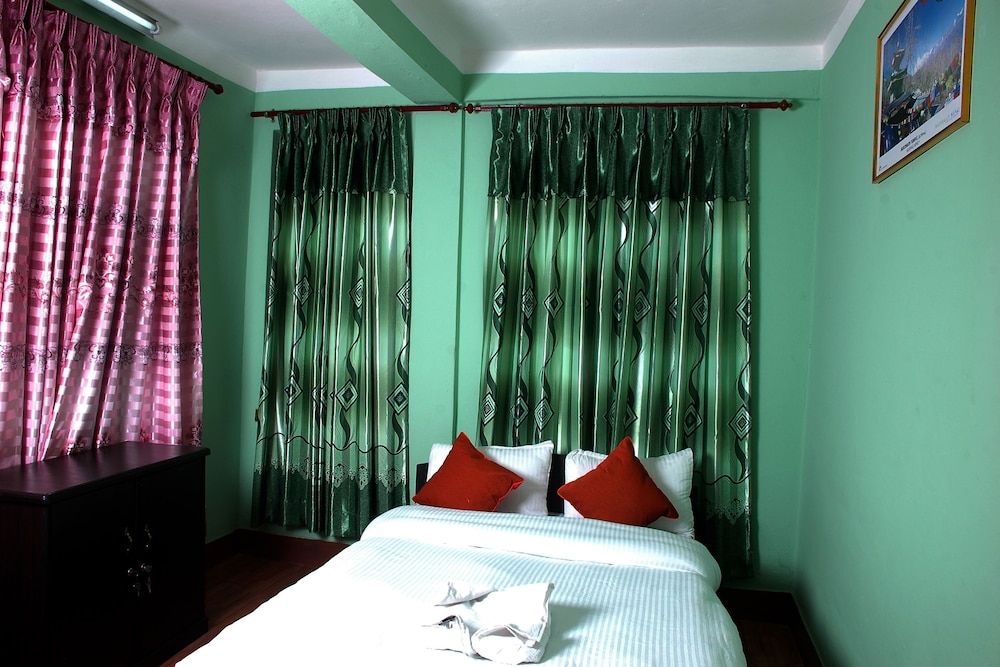 Travellers Dorm Bed & Breakfast - Hostel Economy Twin Room 2