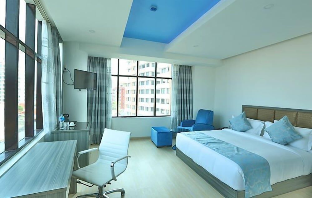 undefined City Hotel & Suites 4