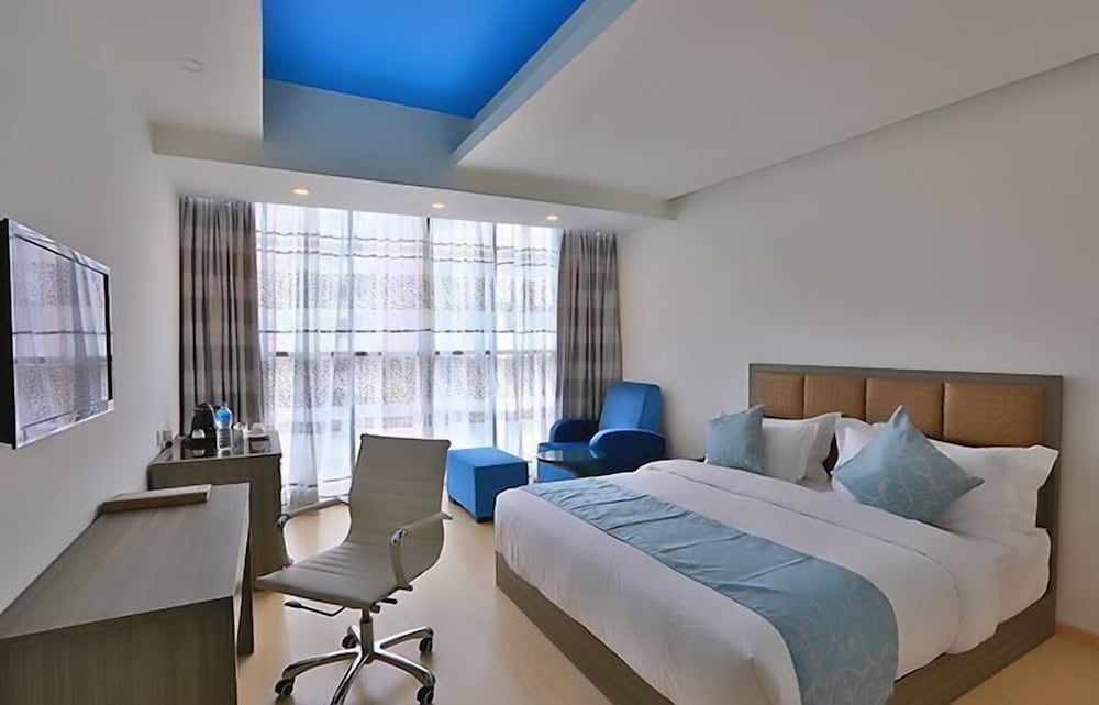 undefined City Hotel & Suites 5