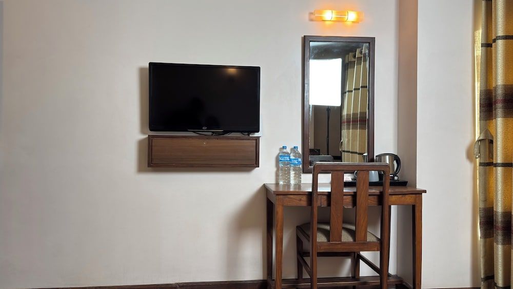 Hotel Everest Nepal Deluxe Double Room 7
