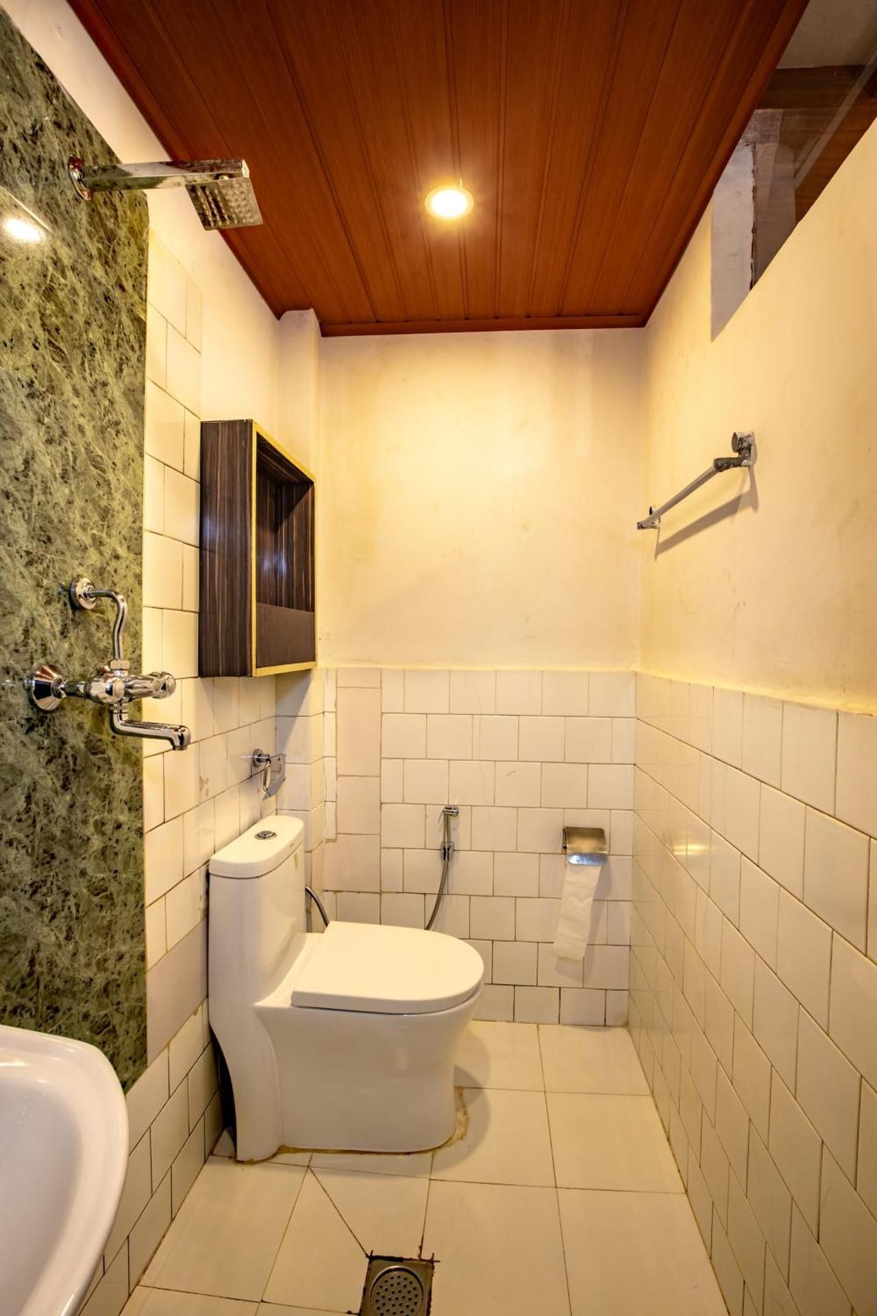 undefined Shangri-la Boutique Hotel 7