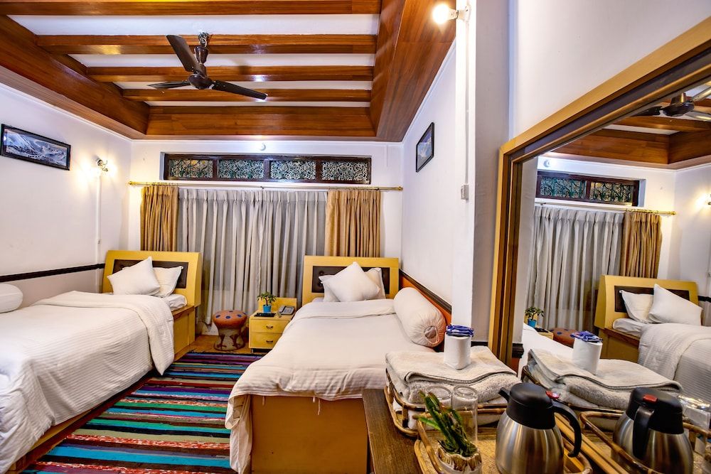 undefined Shangri-la Boutique Hotel 9