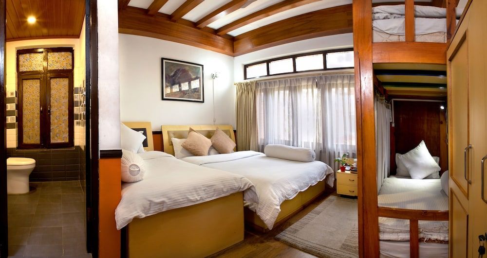 undefined Shangri-la Boutique Hotel 10