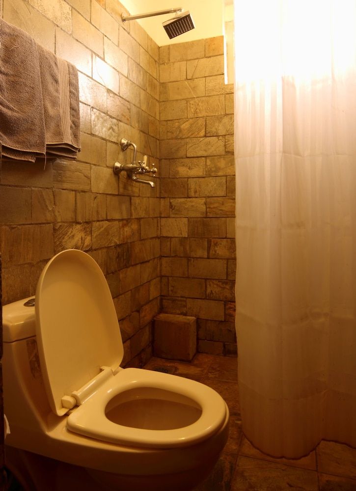 Hotel Thorong Peak Deluxe Single Room, Corner 4