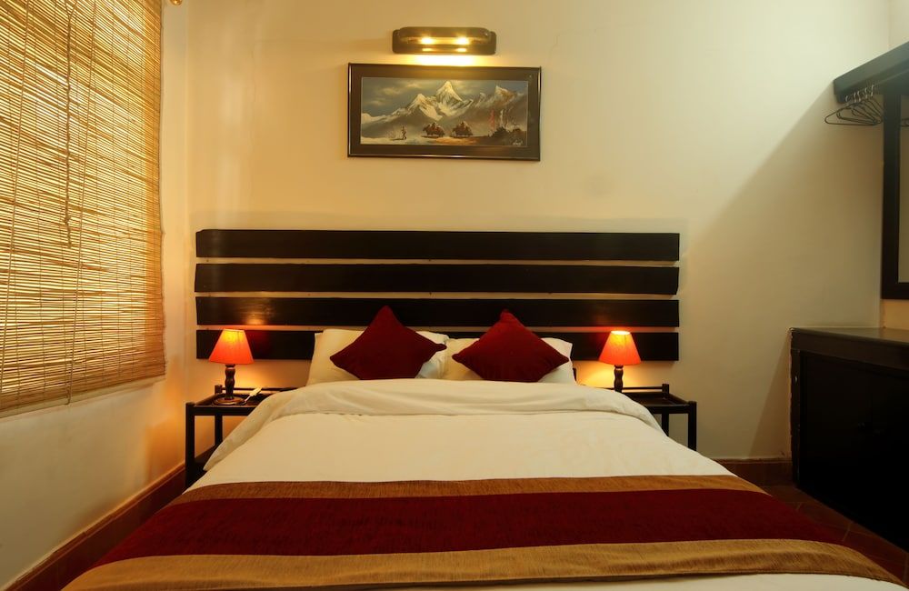 Hotel Thorong Peak Deluxe Single Room, Corner 3