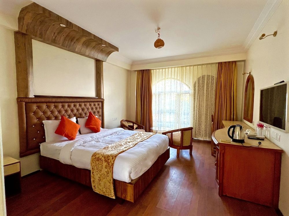 Hotel The Kantipur Deluxe Double Room, Mountain View