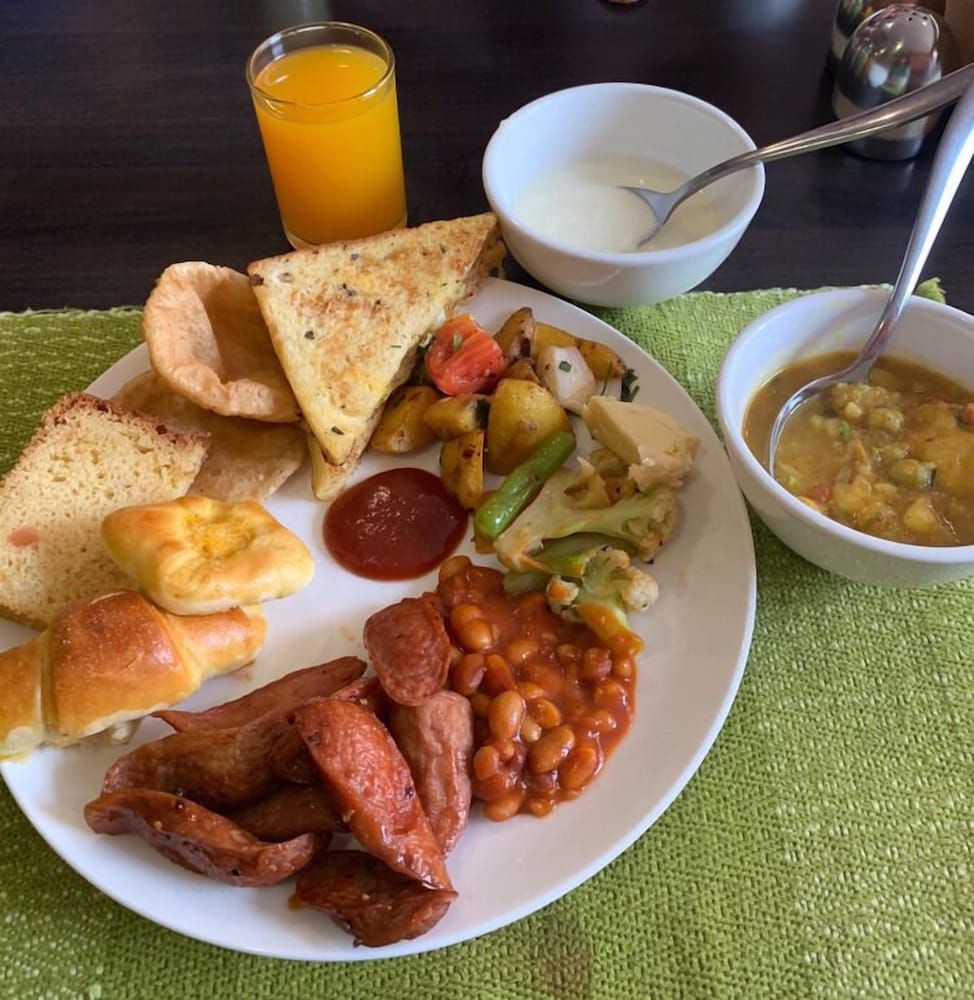 undefined Global Inn 10