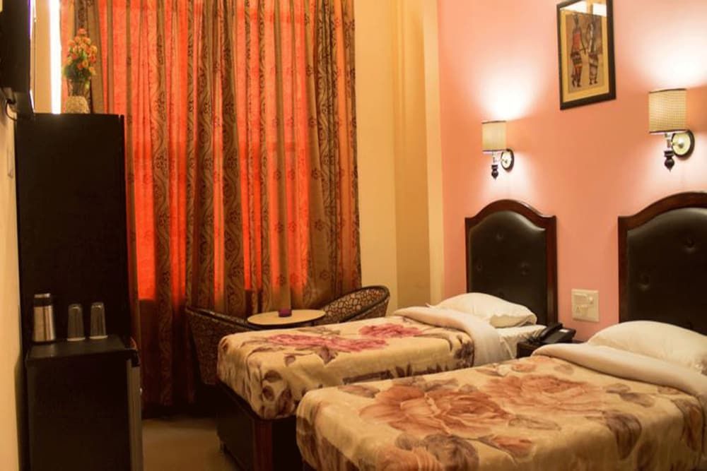 Hotel Jalsa Deluxe Double Room 2