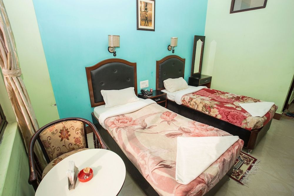 Hotel Jalsa Deluxe Double Room