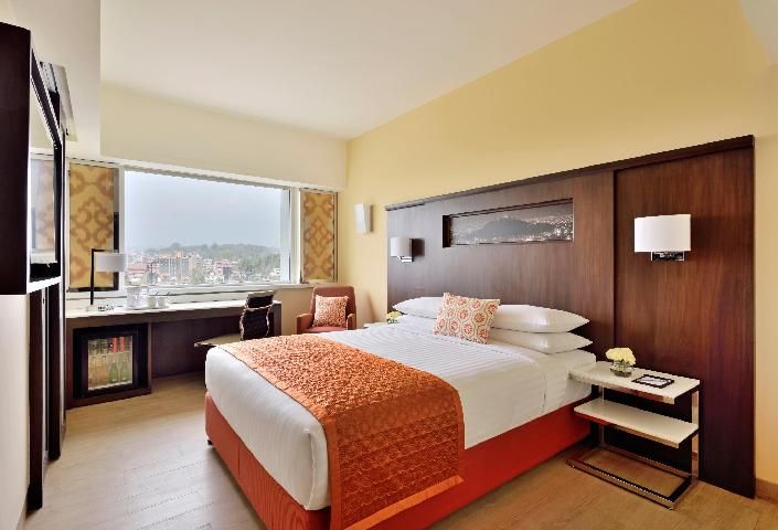 Superior Deluxe, Guest room, 1 Queen, Thamel view, Mountain view
