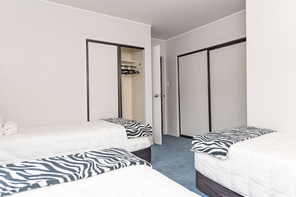 Dolphin Motel Family Apartment, 2 Bedrooms 6