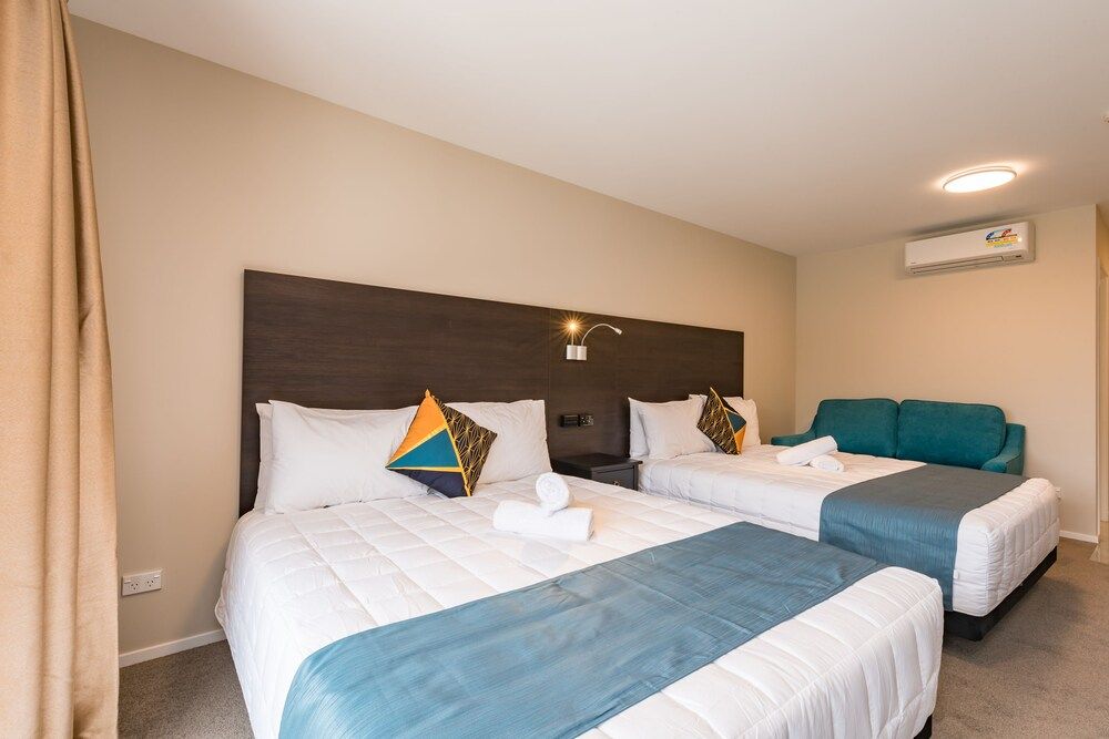 Dolphin Motel Blue Dolphin Block Superior Studio, 2 Queen Beds 3