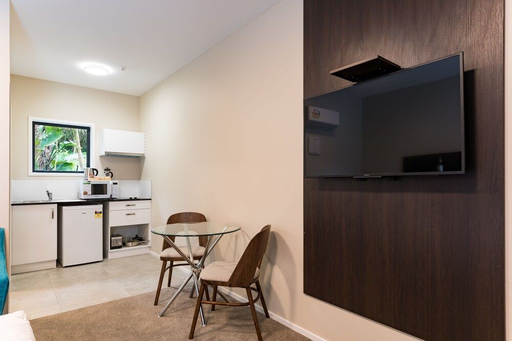 Dolphin Motel Blue Dolphin Block Superior Studio, 1 King Bed, Accessible 6