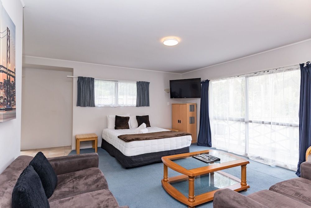 Dolphin Motel Family Apartment, 2 Bedrooms 2