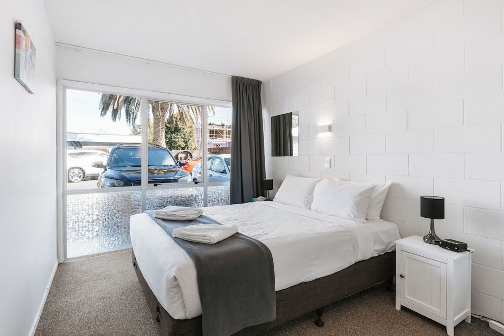 One Bedroom Apartment