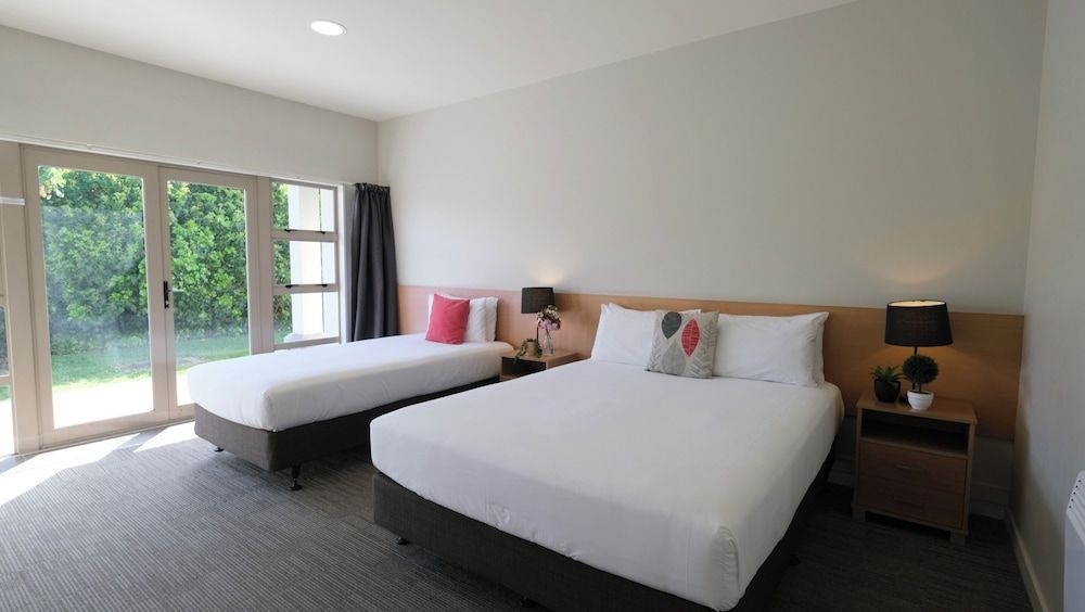 Garden Hotel Christchurch Two Bedroom Suite 2