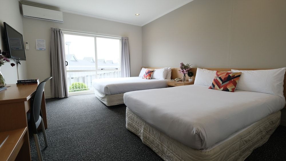 Garden Hotel Christchurch Deluxe Room