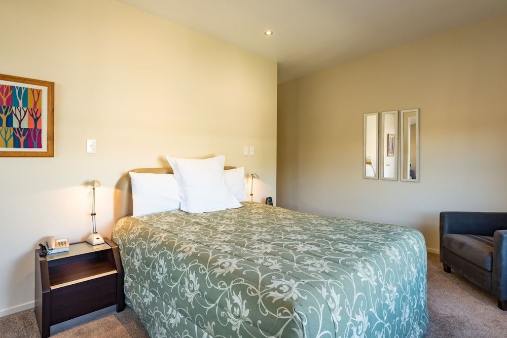 Edgewater Palms Apartments Standard Apartment, 2 Bedrooms (Garden View) 4