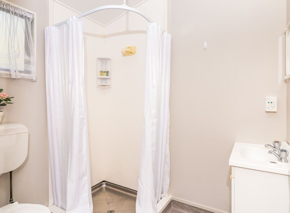 Motutere Bay Top 10 Holiday Park Self Contained Family Unit 7