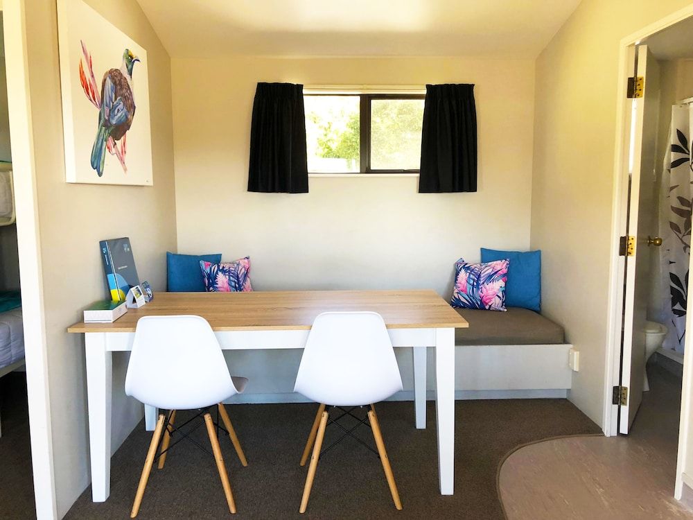 Motutere Bay Top 10 Holiday Park Self Contained Family Unit 3