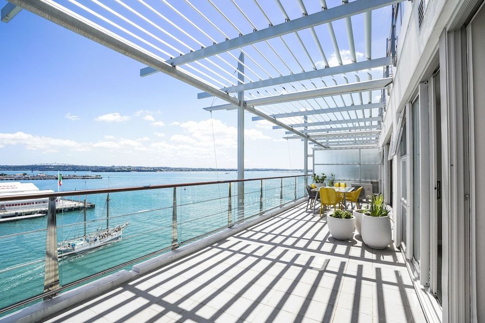 Luxury Harbourside Two Bedroom Apartment
