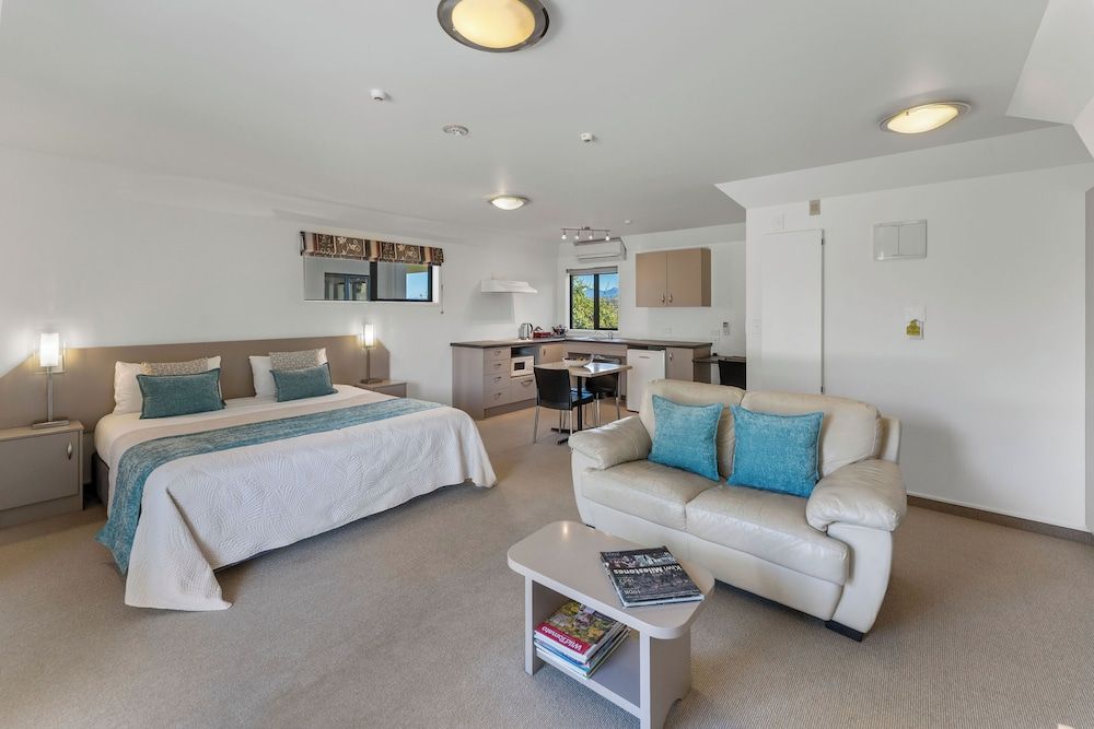 Avalon Manor Motel Luxury Studio Suite