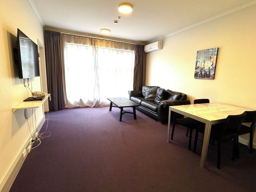 Amethyst Court Motorlodge One Bedroom Suite 6