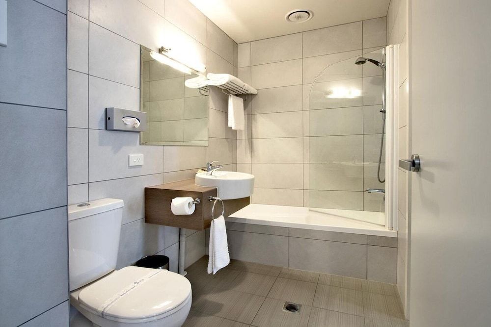 Amethyst Court Motorlodge One Bedroom Suite 3