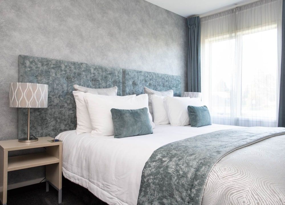 One Bedroom Suite