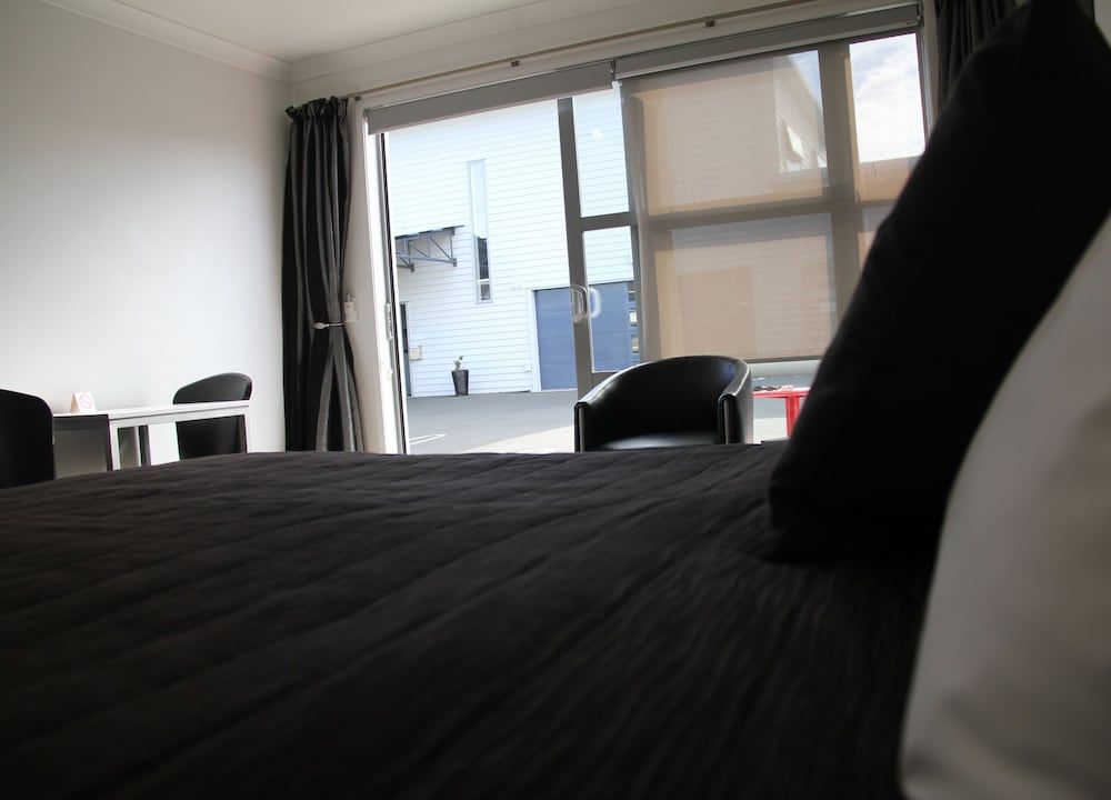 Pukekura Motor Lodge Kitchenette Studio 2