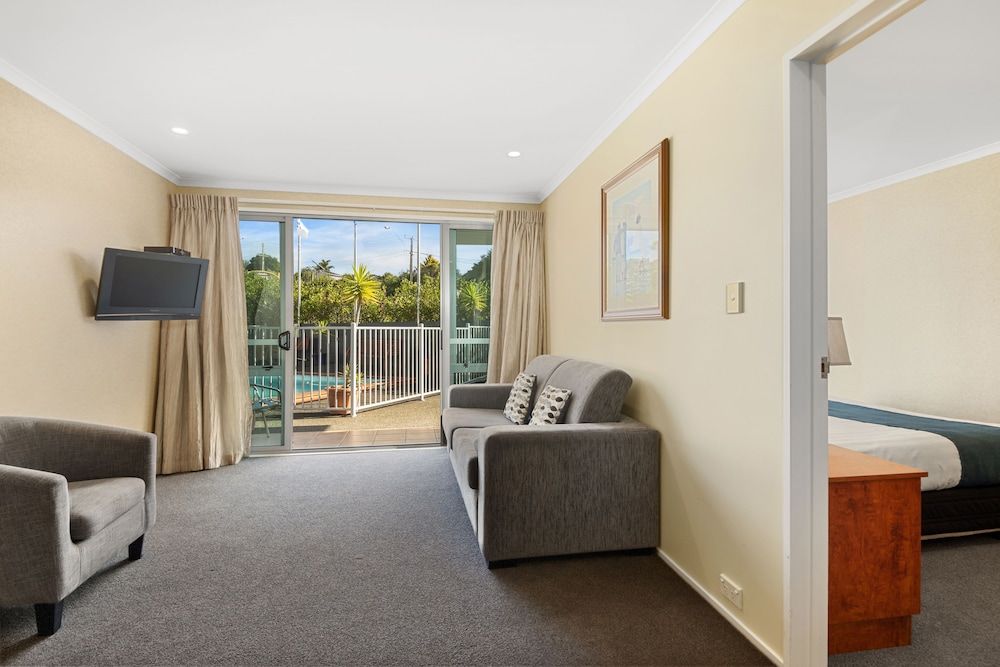 Aristotles North Shore Executive King Spa 6