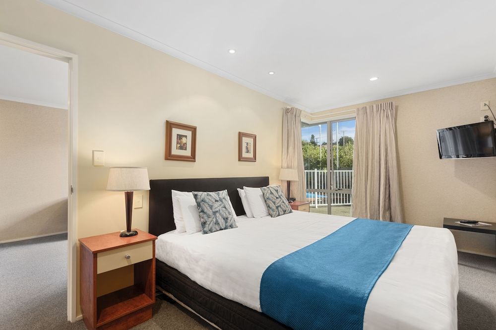 Aristotles North Shore Executive King Spa 3