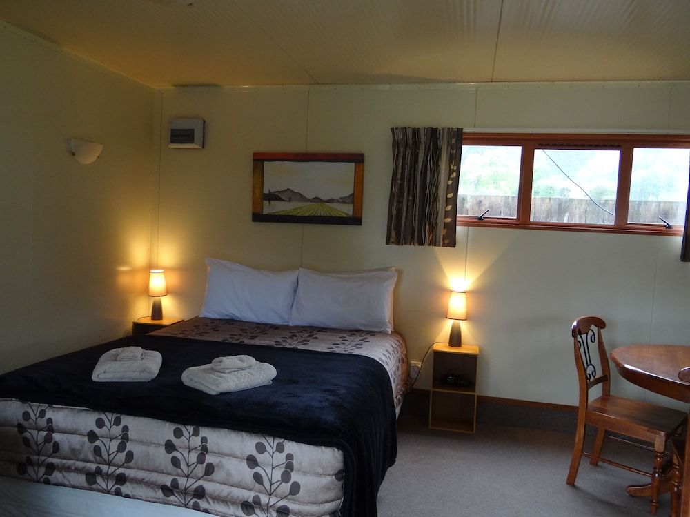 Waikawa Bay Holiday Park Family Apartment, 1 Bedroom, Bay View
