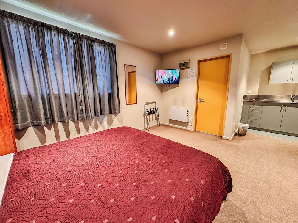 Deluxe Studio Unit