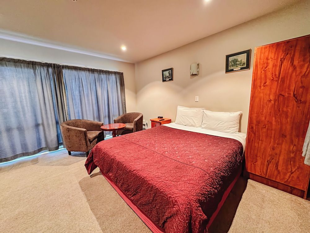 Deluxe Studio Unit