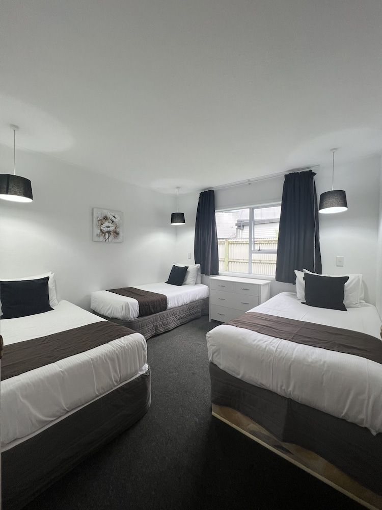 ASURE Green Gables Motel Family Room, 3 Bedrooms 3