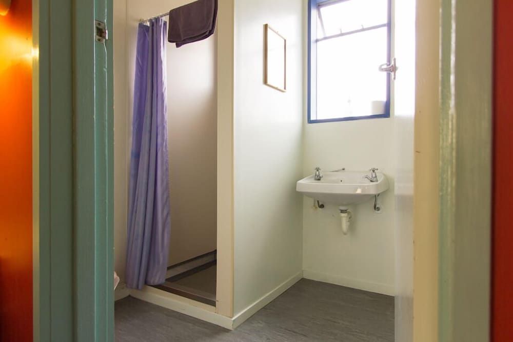 Sequoia Lodge & Backpackers Standard Suite, 1 Bedroom (Twin Ensuite Room) 3