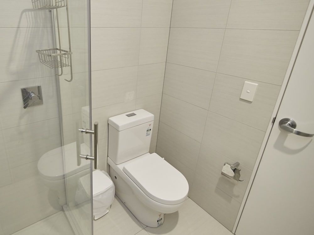 Three Palms Lodge Twin Ensuite Room 3