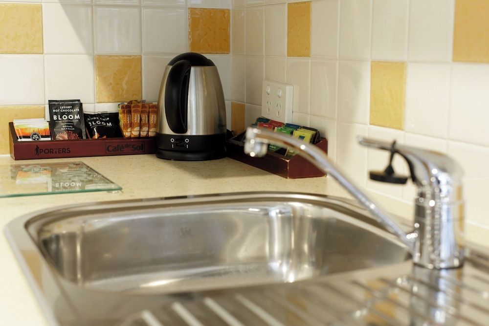 Settlers Boutique Motel One Bedroom Triple 3