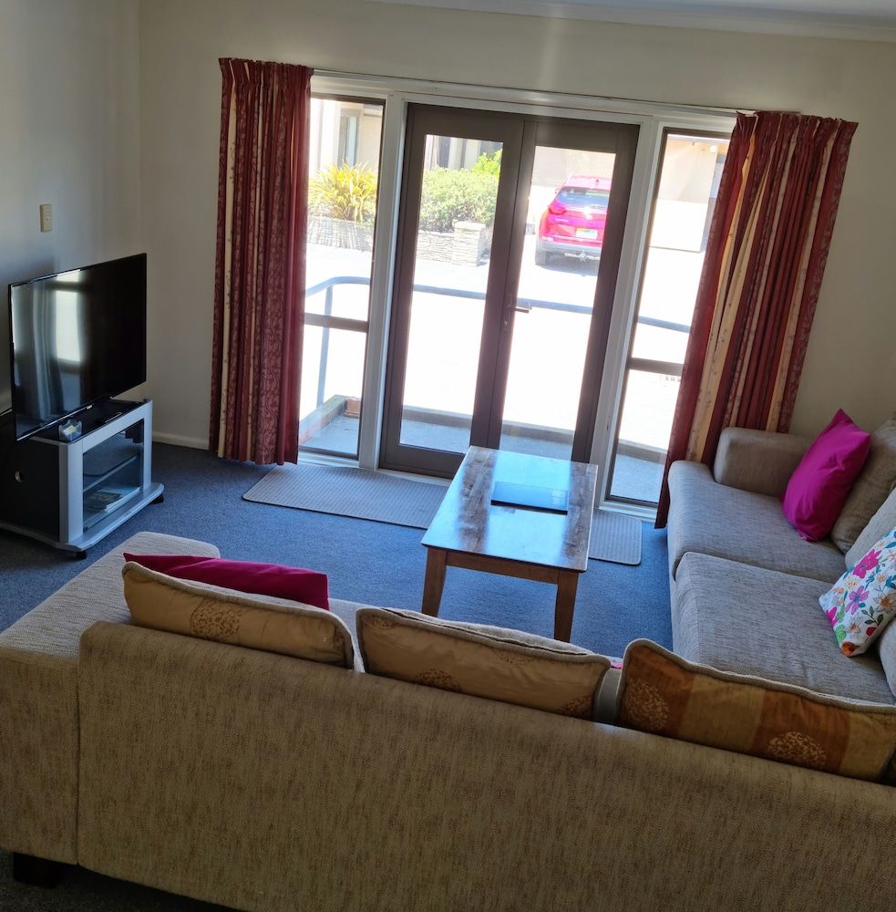 Methven Motels & Apartments Standard Apartment, Multiple Bedrooms, Kitchen 4