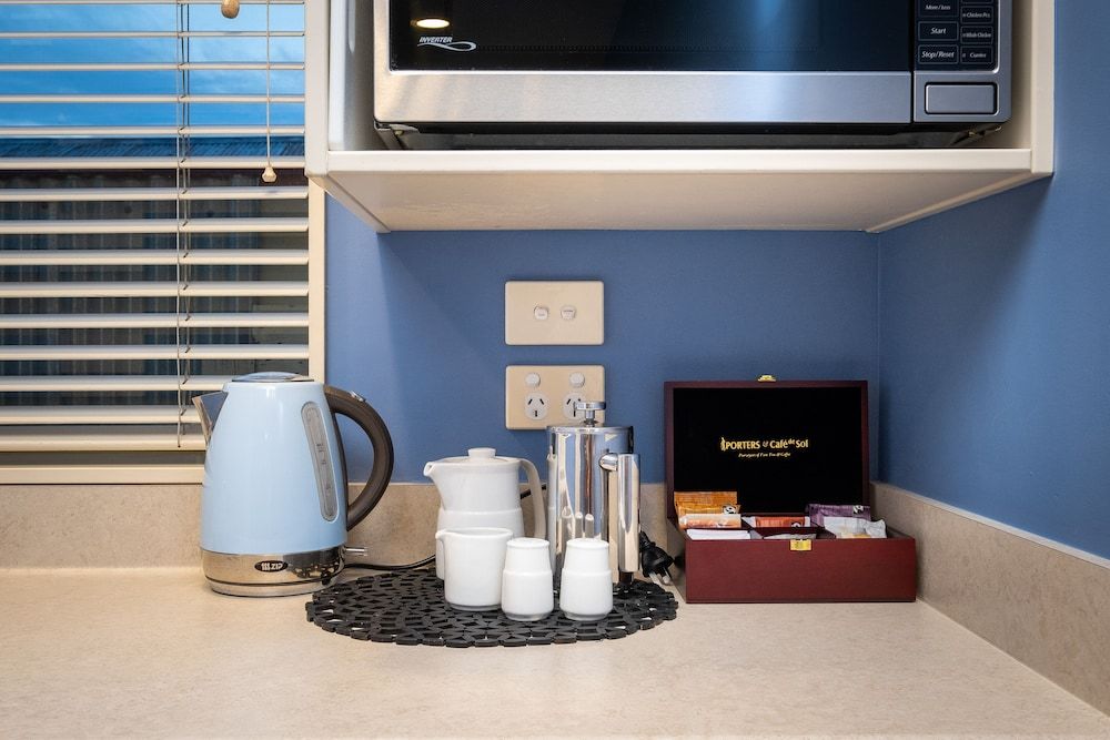 Motel de la Mer Executive Suite, 1 Bedroom, Non-Ocean View 4