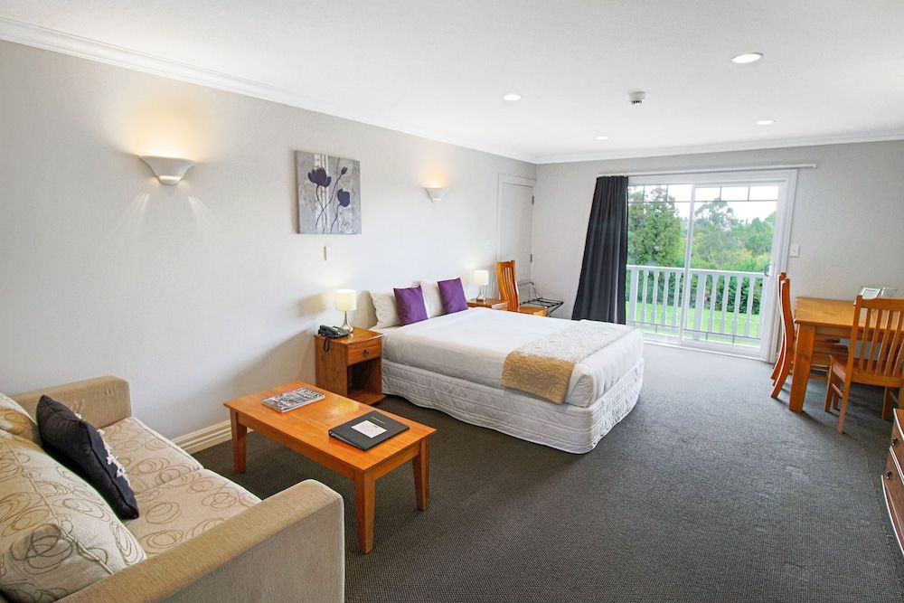 Kerikeri Park Lodge Deluxe Studio, Terrace, Garden View 3